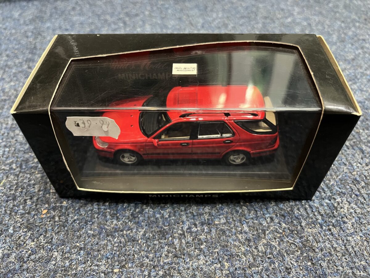 1/43 Saab 9-5 Break - Imola Red