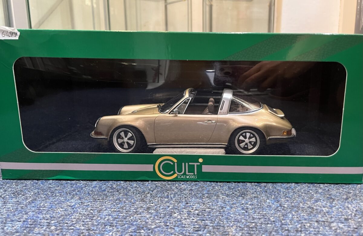 1/18 Singer Porsche 911 Targa gold metallic 2015