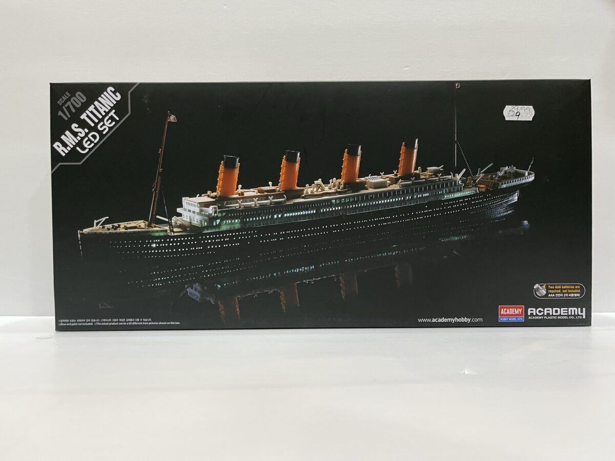 1/700 R.M.S Titanic LED Set