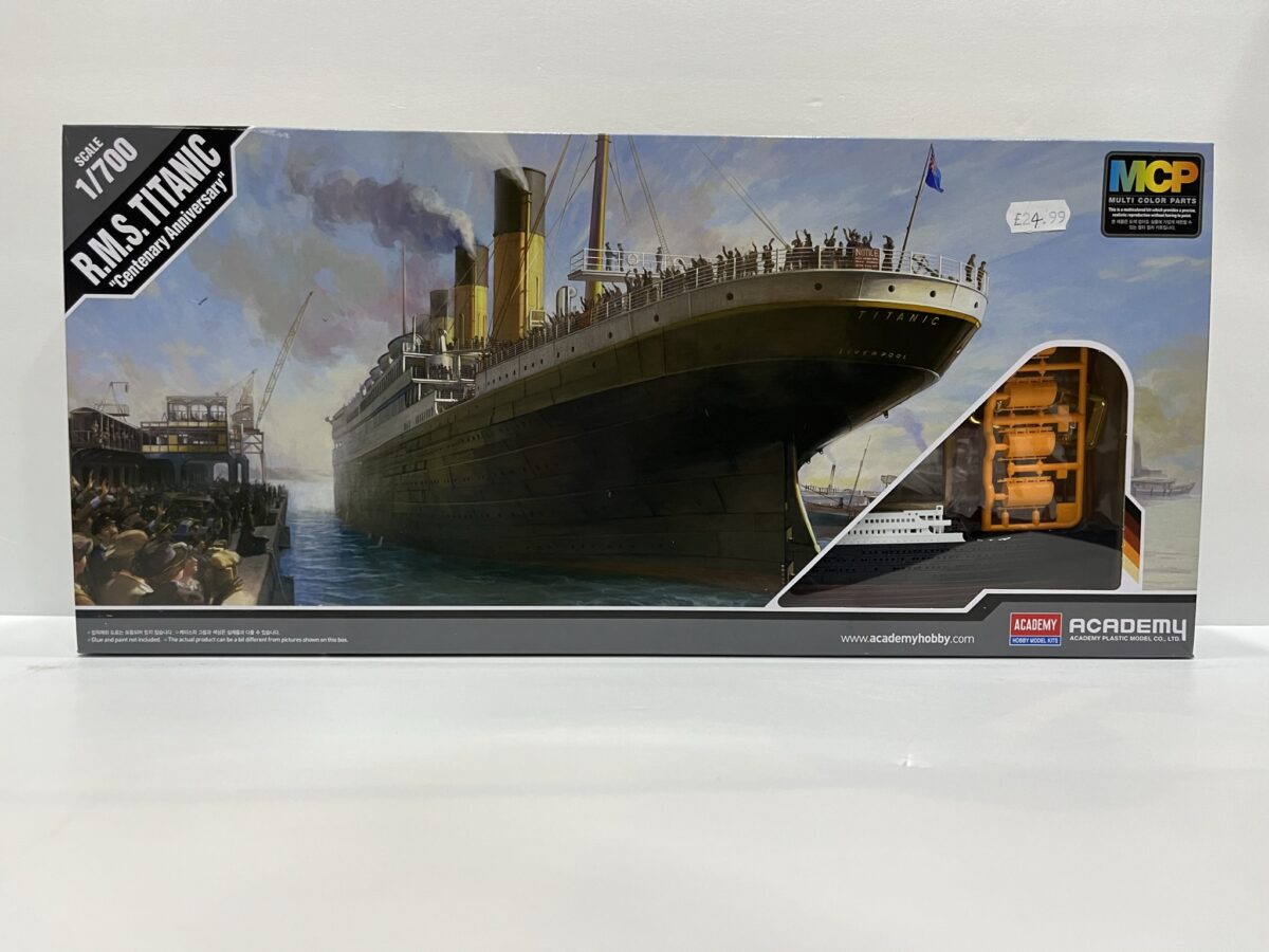 1/700 R.M.S. Titanic "Centenary Anniversary"