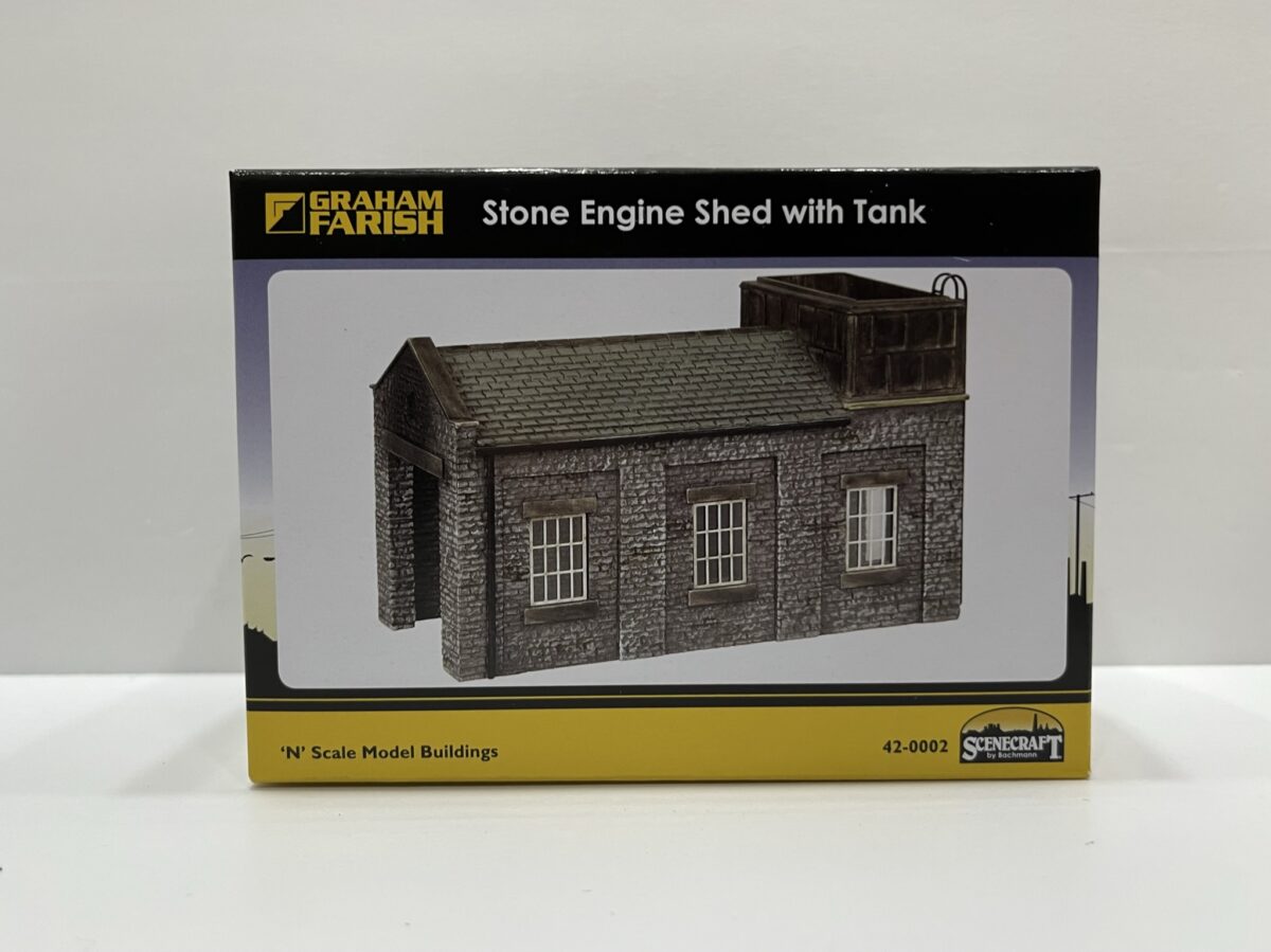 N Stone Engine Shed with Tank