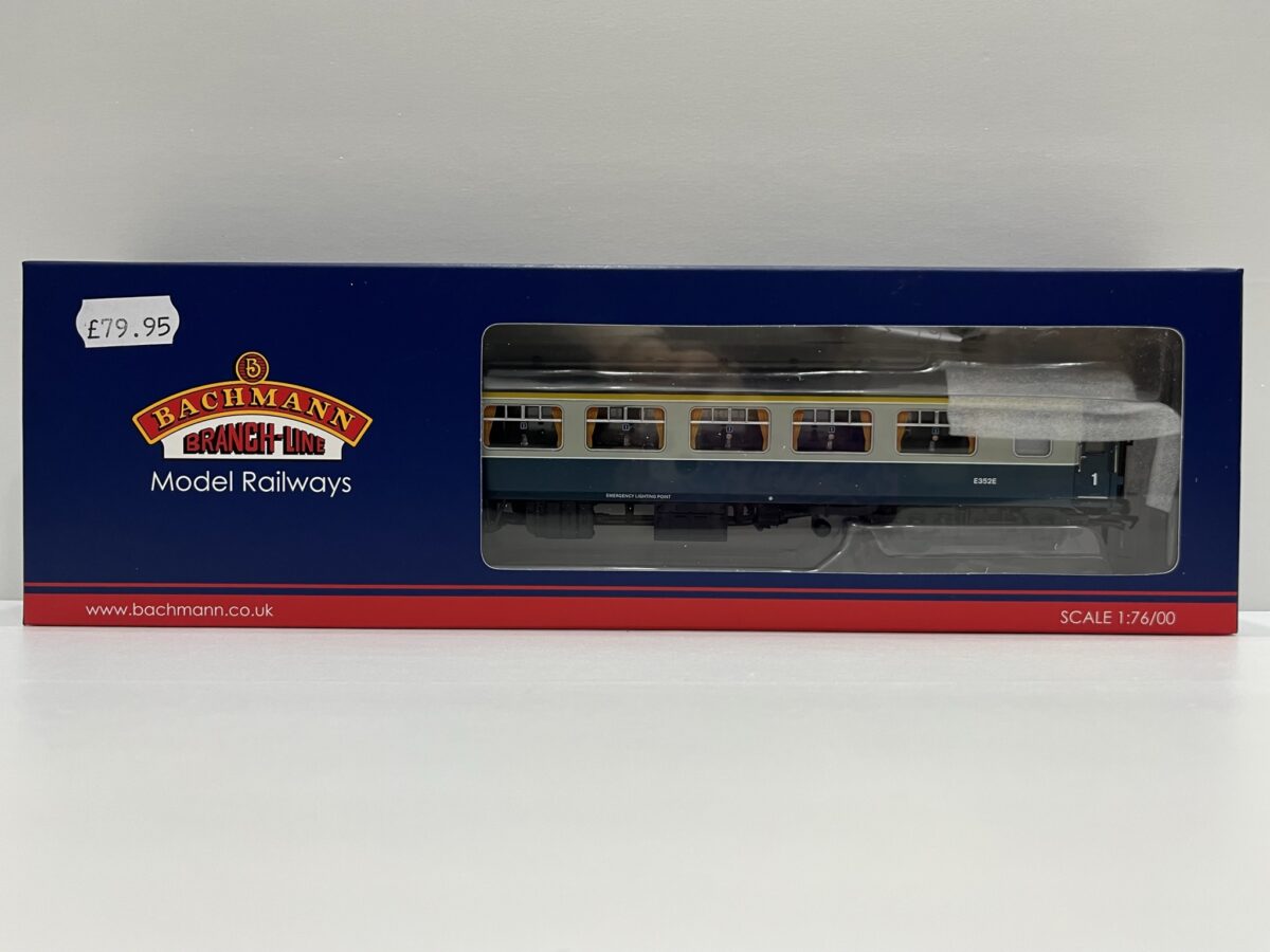 OO BR MK1 Pullman SP Second Parlour Blue & Grey