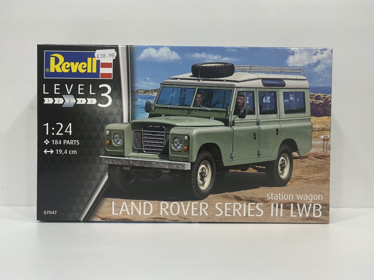 1/24 Land Rover Series III LWB station wagon