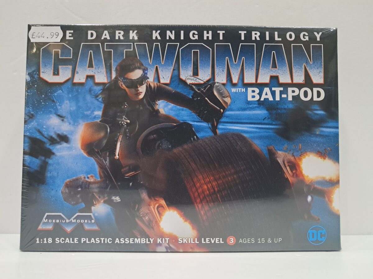 1/18 Moebius The Dark Knight Trilogy CATWOMAN With Bat-Pod