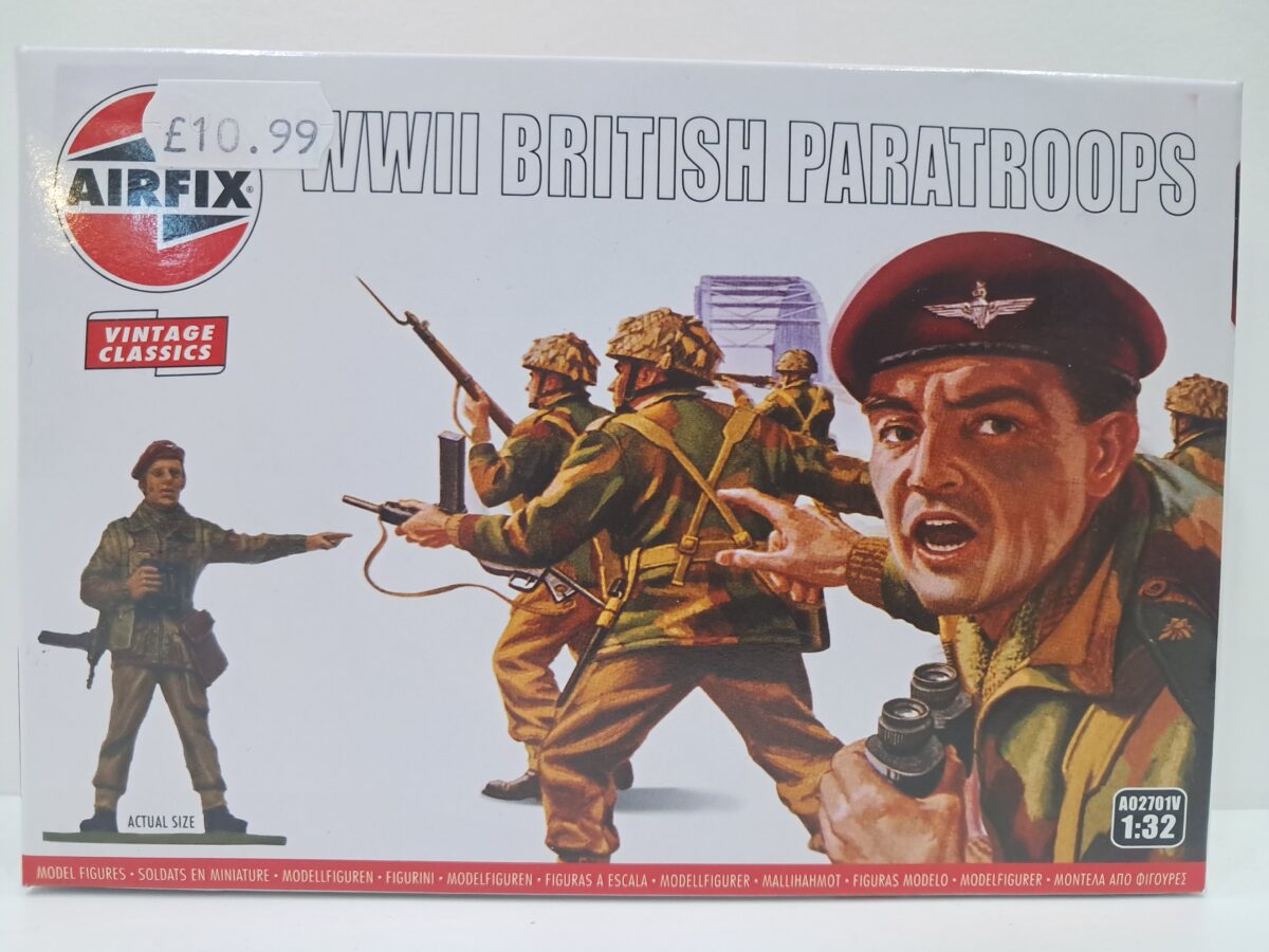 Airfix 1/32 WWII British Paratroopers Vintage Classics