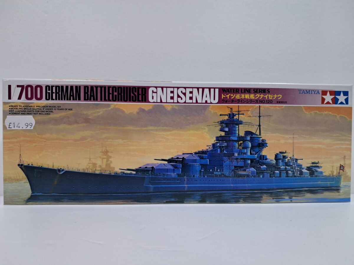 1/700 Tamiya German Battlecruiser Gneisenau - Water Line Series