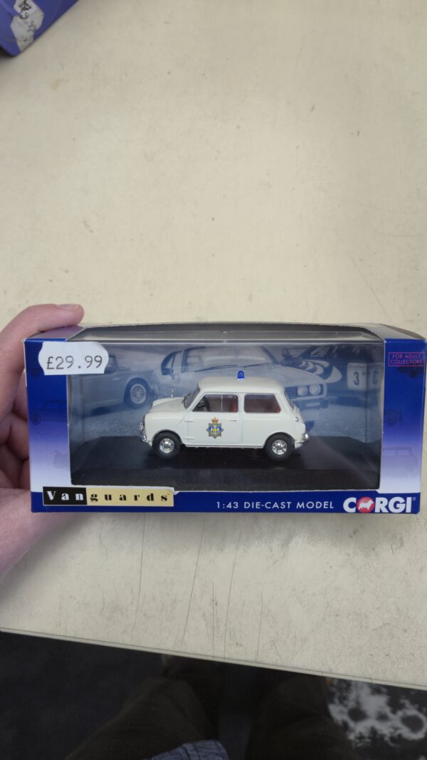 Corgi Vanguards 1:43 scale Austin Cooper S